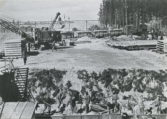 üdische KZ-Häftlinge bei der Arbeit