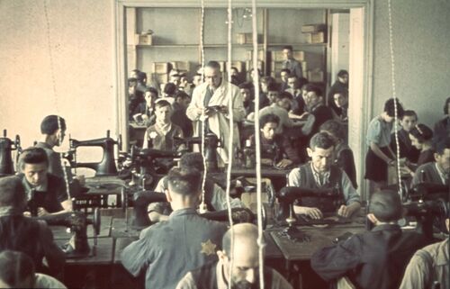 Ghetto Lodz, Sattlerei; Quelle:Jüdisches Museum Frankfurt am Main, Lodz-A226, Foto: Walter Genewein.