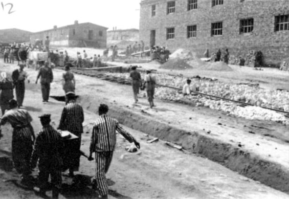 Bauarbeiten im Zwangsarbeitslager Plaszow; Quelle Yad Vashem, AS 5677/12